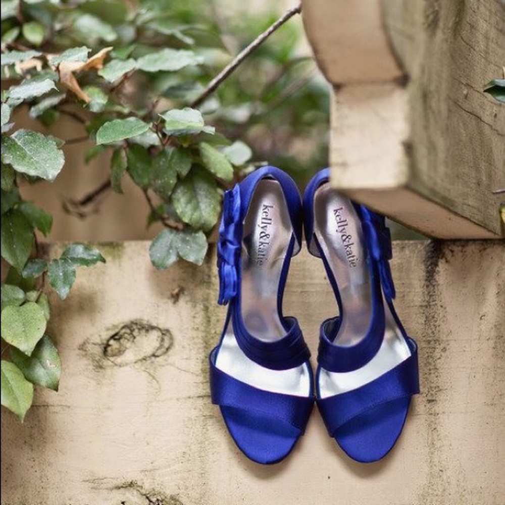 Kelly & Katie Royal Blue satin heels / size 8